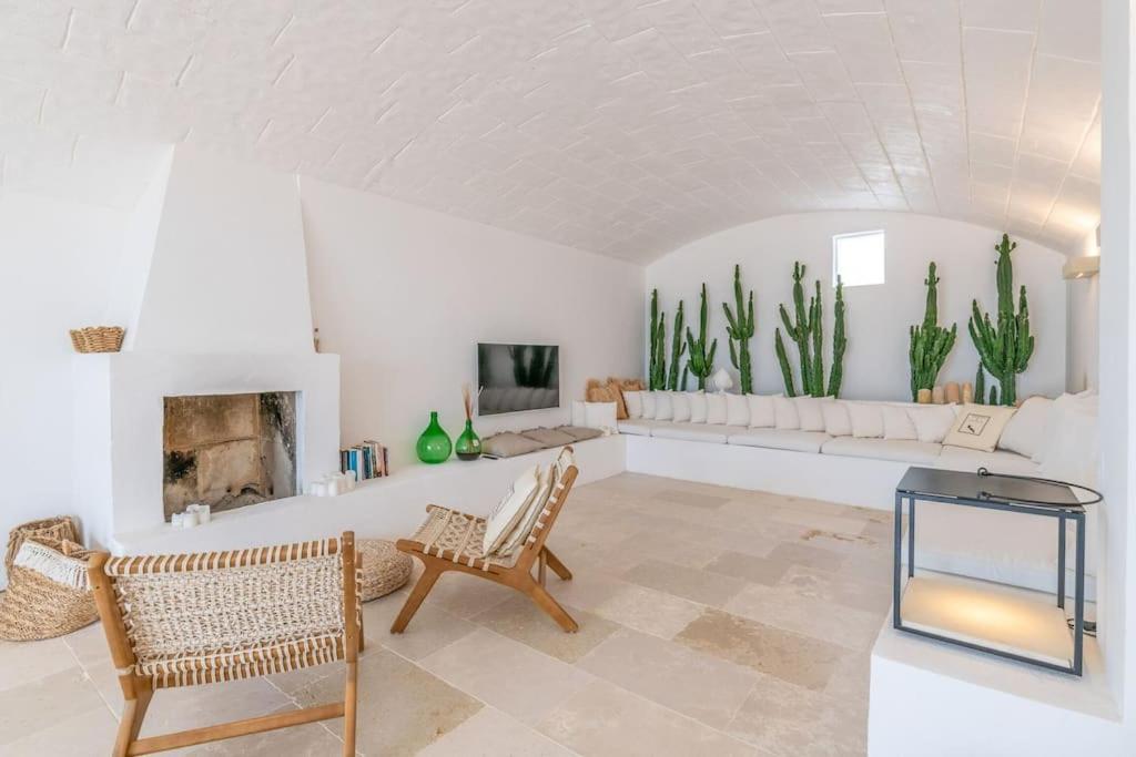 Villa La Selva By Raro Villas オストゥーニ エクステリア 写真